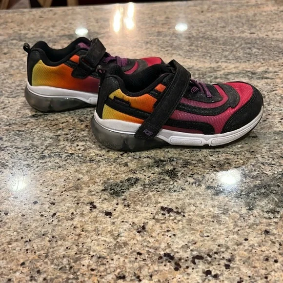 STRIDE RITE 9.5W Light Up Sneakers WIDE width - Picture 4 of 7